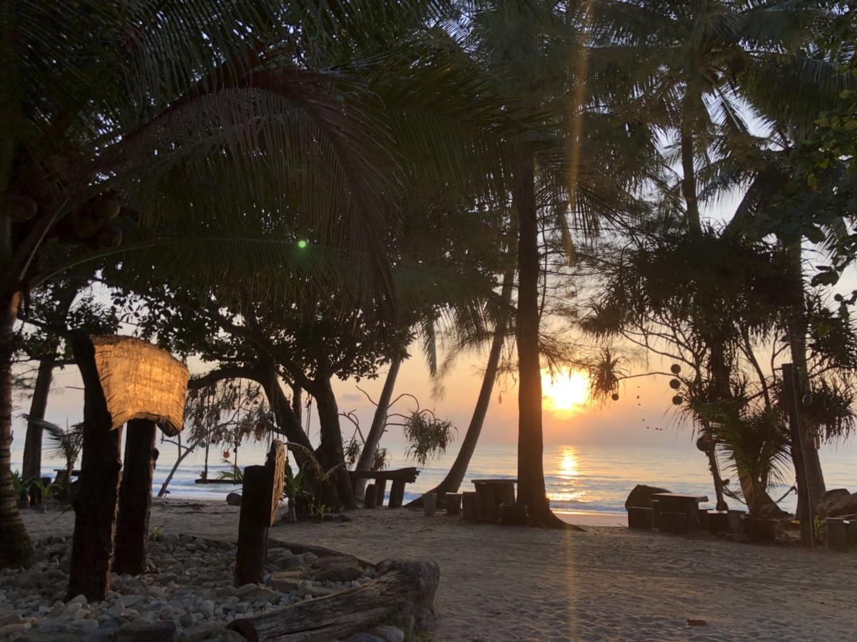 Baanchaylay Resort Khanom Exterior photo